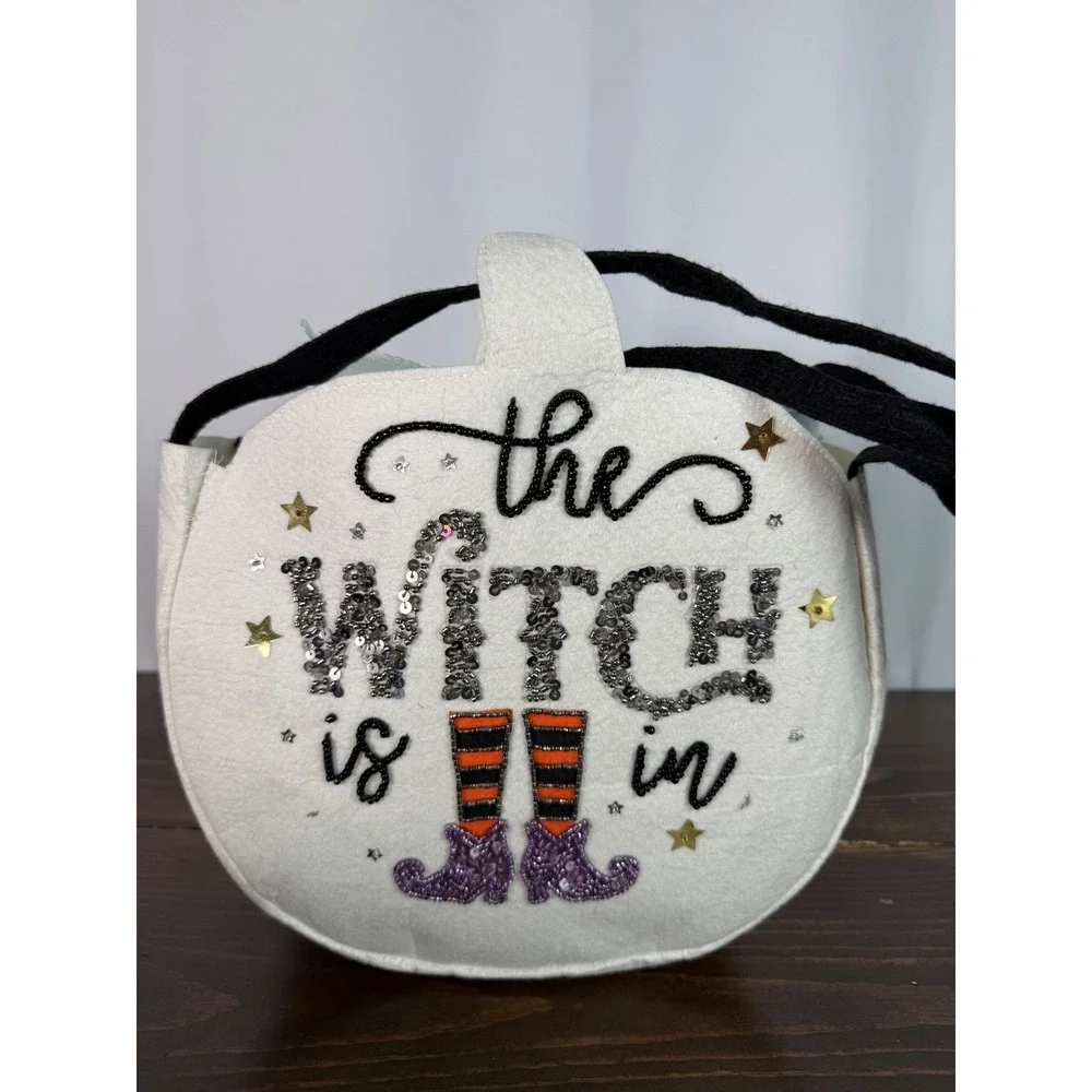 Halloween Felt Trick or Treat Bag Witch‎ is In Pumpkin Shaped Decoration